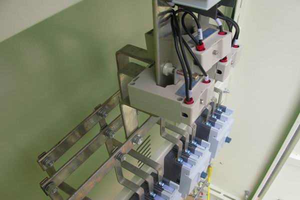 罗山配电柜-应急照明配电柜使用对工作人员的具